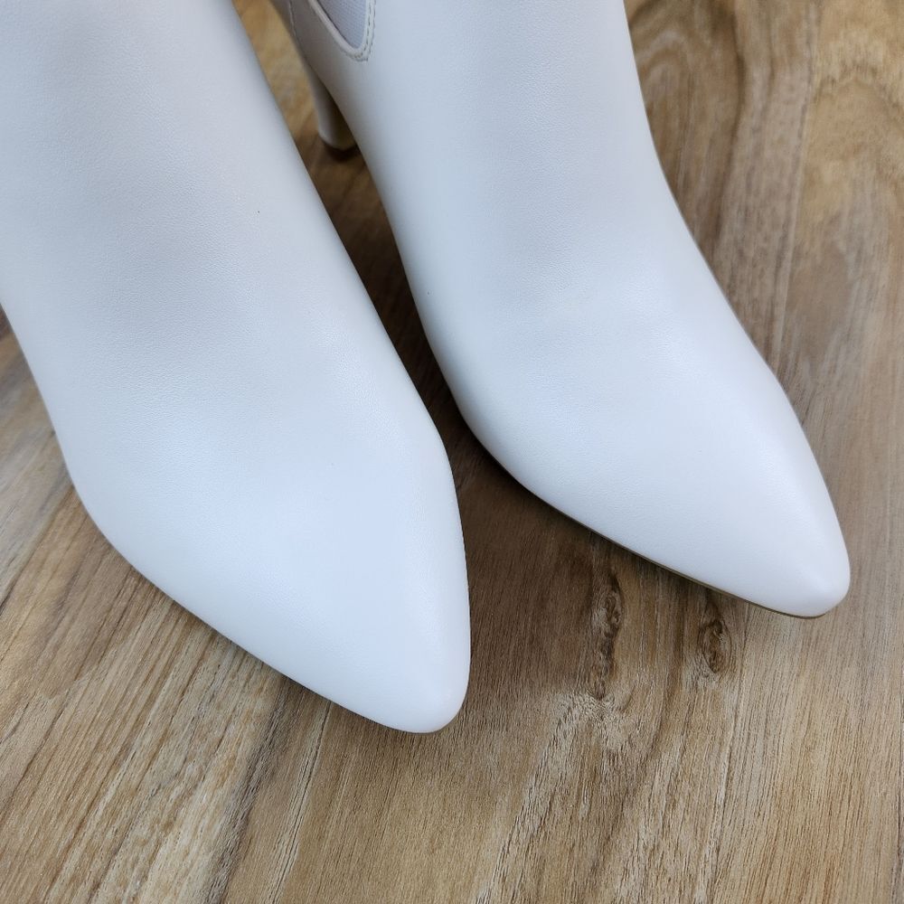 🩵NIB White Clara Faux Leather Ankle Booties Size 8 - Picture 7 of 9